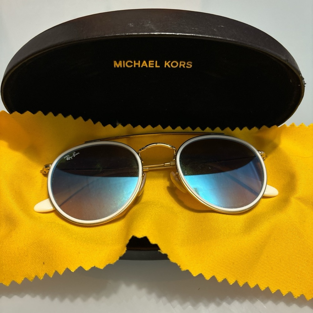 RAY BAN MENS AVIATOR SPRING SUMMER SHADES SUNGLASSES WITH KORS CASE